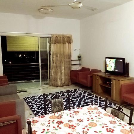 Homestay Haizal Telok Kemang Port Dickson Esterno foto